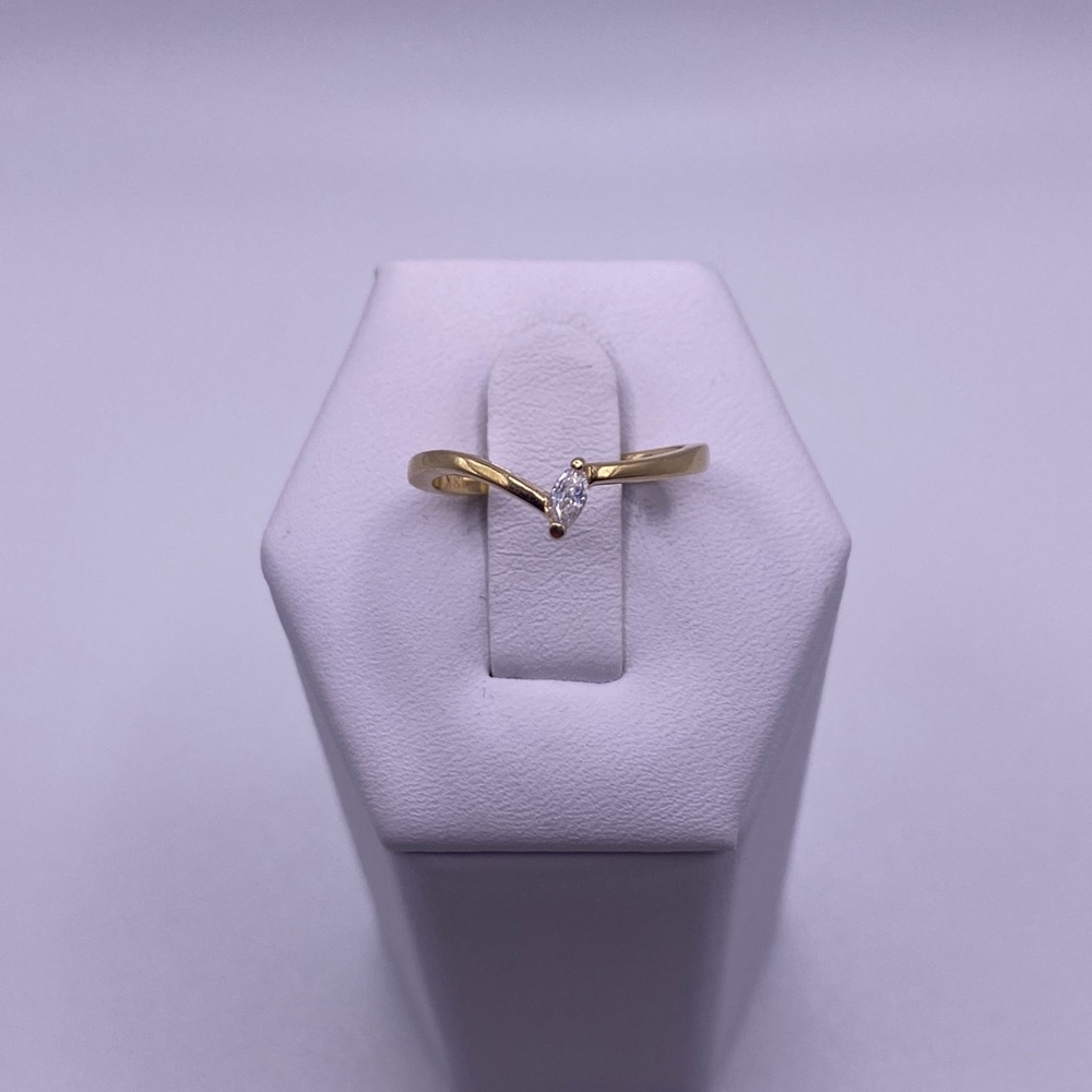 18k yellow gold Marquise Diamond ring